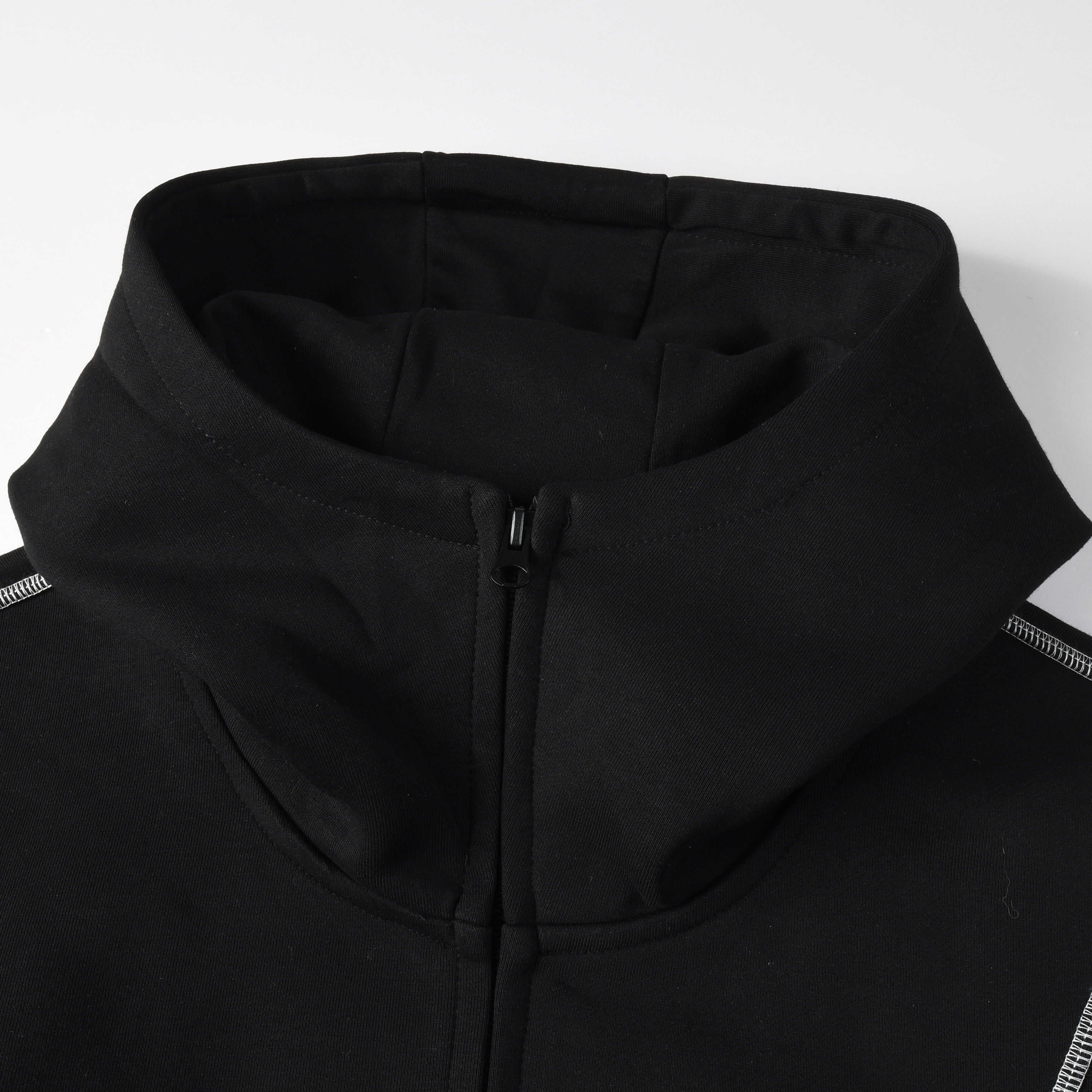 Studio Zip BLACK